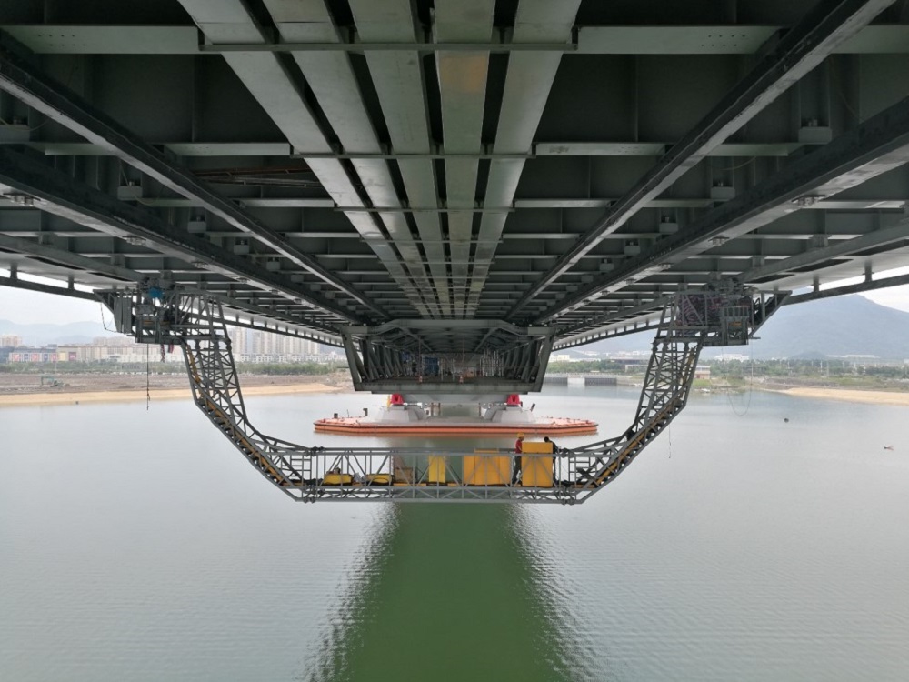 Bridge Inspection Vehicle For Crossing Piers